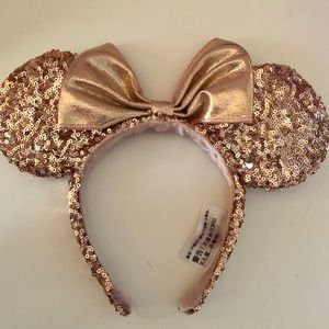 Walt Disney world - rose gold Minnie ears
